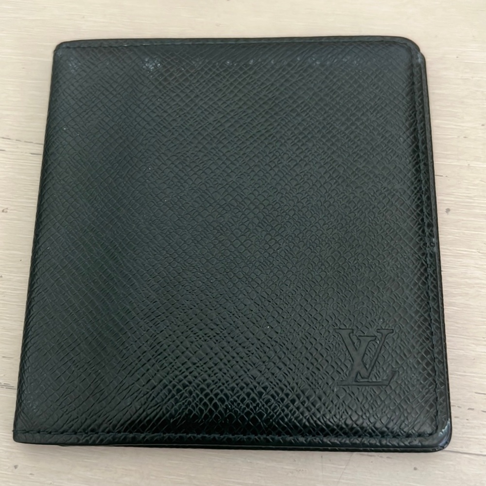Louis Vuitton Wallet. Green.